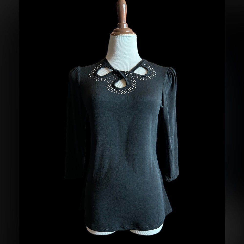 Black Quarter Sleeve Top NWT Size Small
